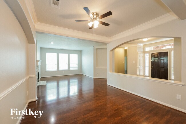 Building Photo - 3126 Stratford Pointe Dr