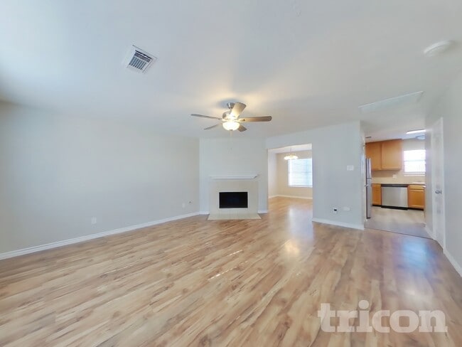 Building Photo - 1910 Flycaster Dr