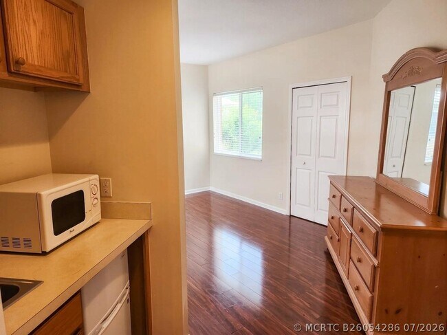Foto del edificio - 8330 Mulligan Cir