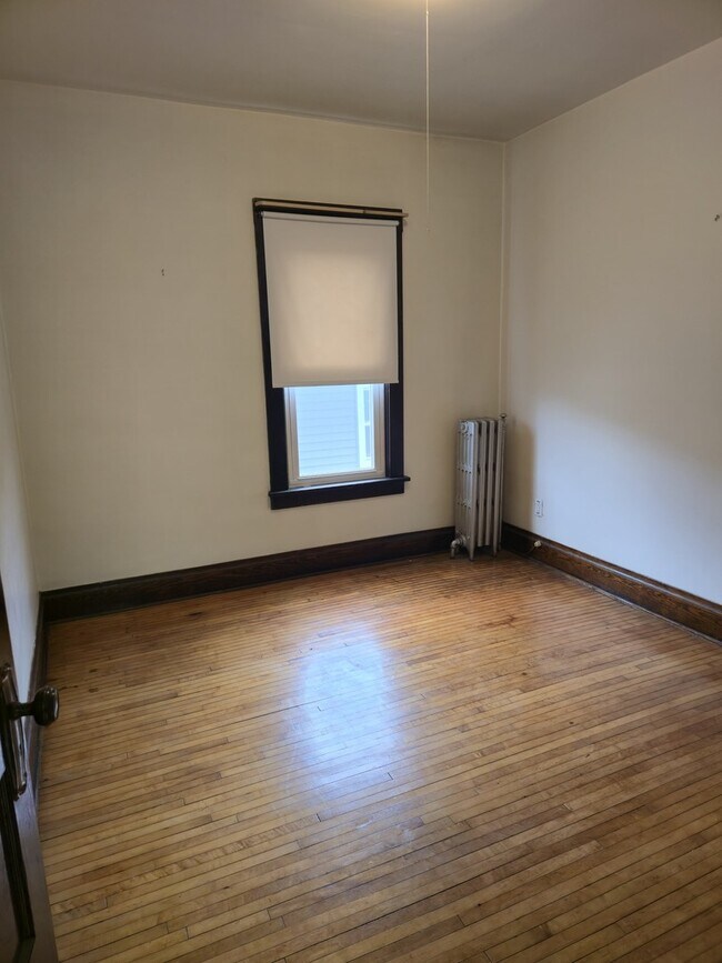 Foto del edificio - 121 Davis Ave