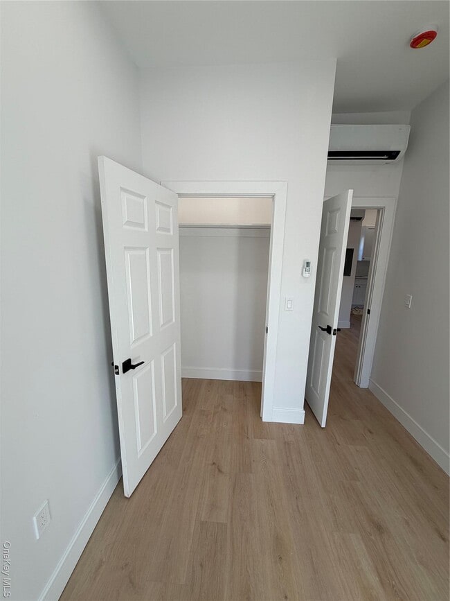 Foto del edificio - 554 Main St