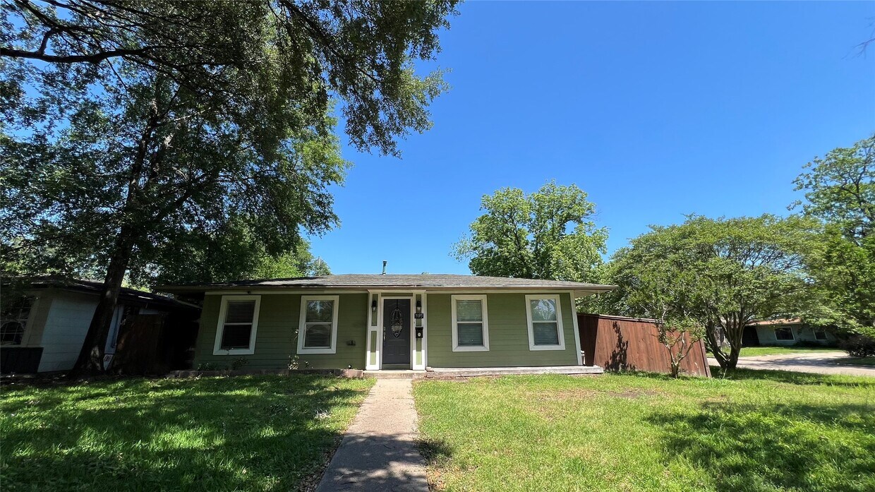Foto principal - 7135 Deborah St