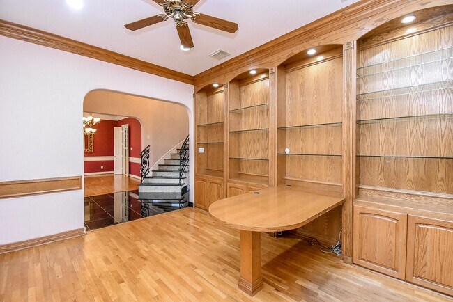 Foto del edificio - 3015 Bonnebridge Way Blvd