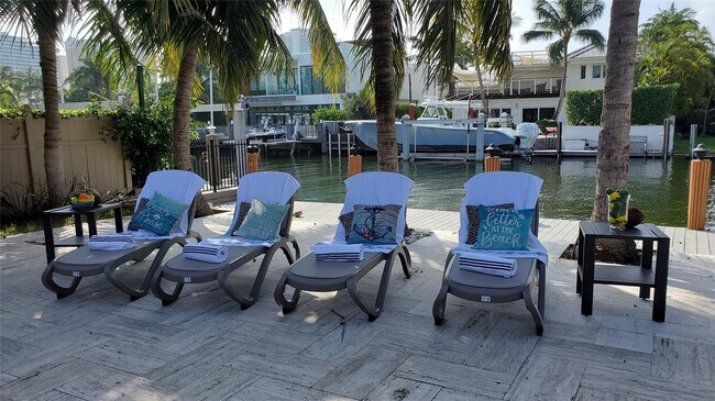 Building Photo - 2626 Barcelona Dr