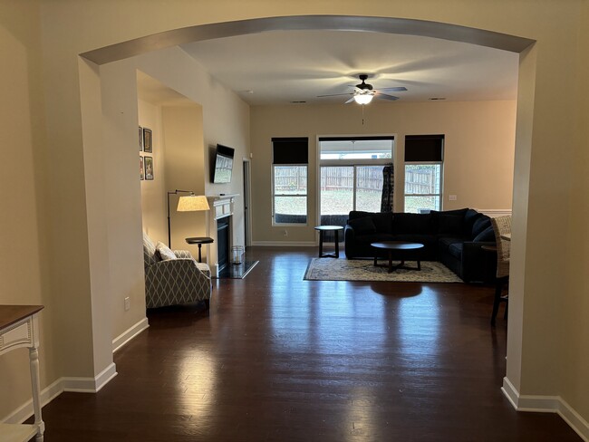 Building Photo - 11624 Dunham Dr