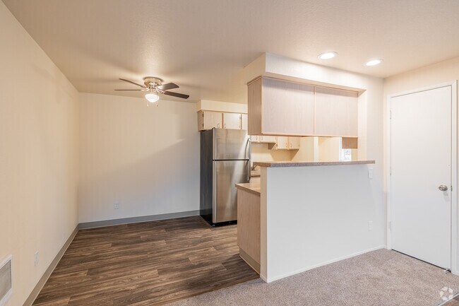 2 habitaciones, 2 baños - 881 pies cuadrados - Comedor - Hogan Woods