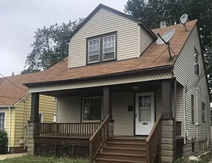 Primary Photo - 6104 Northcliff Ave