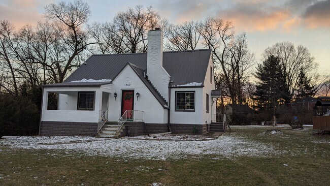 Building Photo - 1362 Parkway Rd