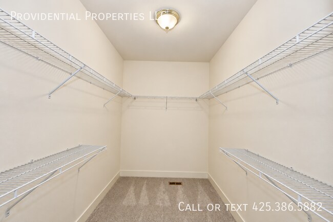 Building Photo - 1722 264th Ave NE