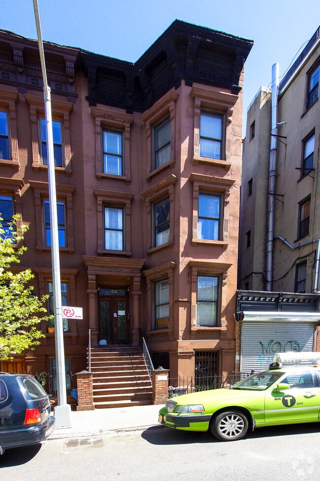 Building Photo - 103 W 131st St