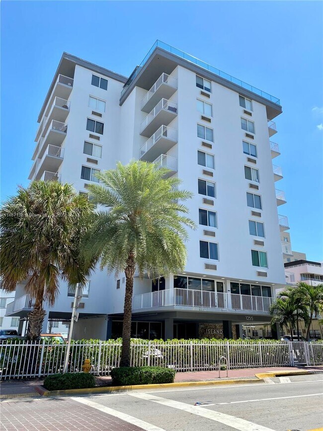 Building Photo - 1255 Collins Ave