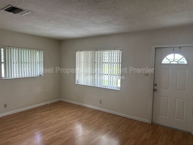 Foto del edificio - 8308 Ct-57