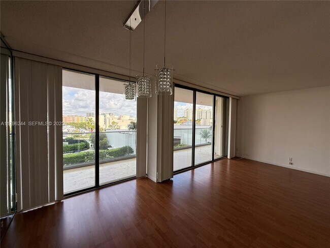 Foto del edificio - 19707 Turnberry Way