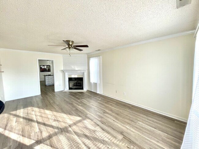 Building Photo - 509 Aspen Way