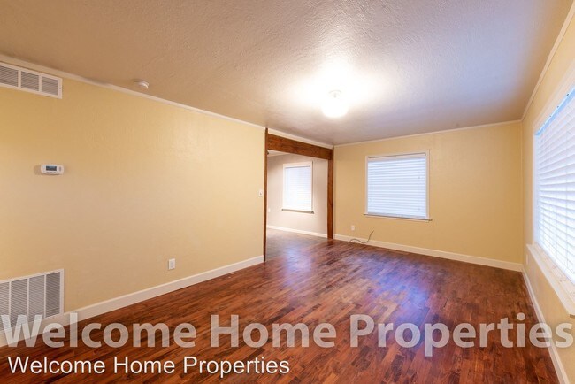 Building Photo - 2 br, 1 bath Apartment - 1014 W Alder St