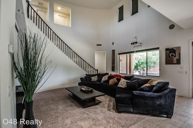 Foto del edificio - 6 br, 3.5 bath House - 3917 E ELLIS ST