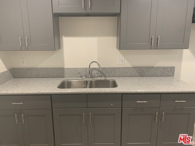 Foto del edificio - 840 W 85th St