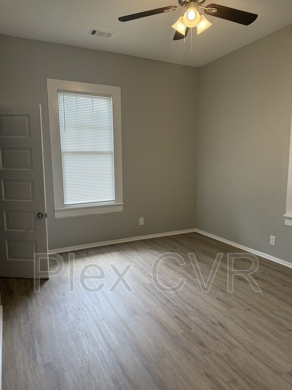 Foto del edificio - 1429 Brewer Ave