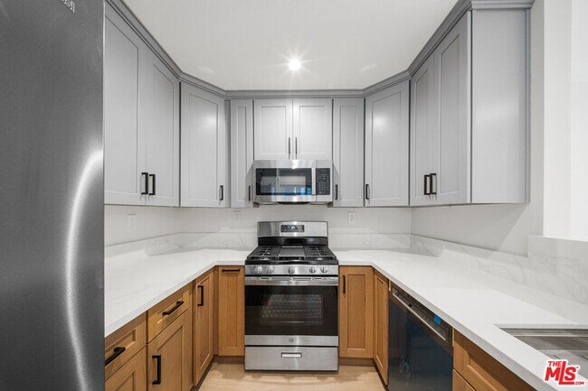 Foto del edificio - 323 N Avenue 52