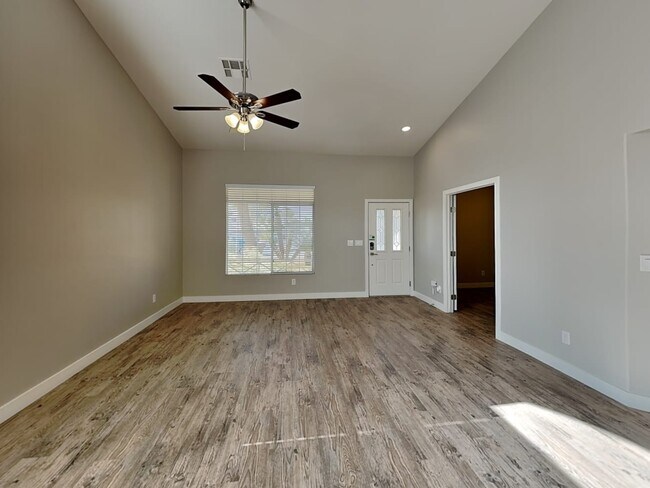 Building Photo - 1167 Evening Canyon Ave