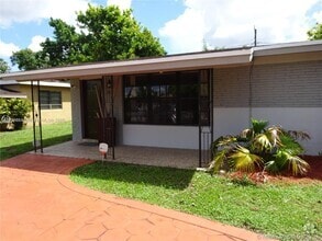 Building Photo - 2631 Alcazar Dr