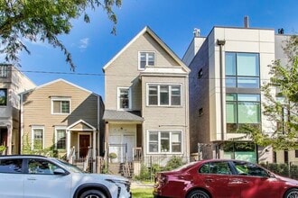 Building Photo - 2522 W Cortland St