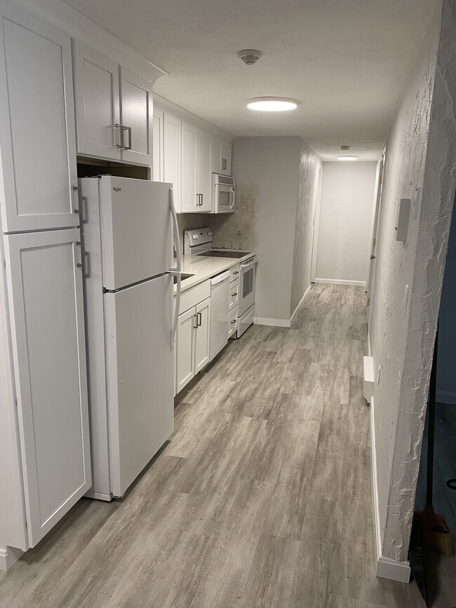 Kitchen - 146 Swanson Rd
