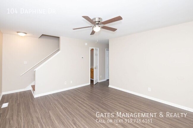Foto del edificio - 104 Daphine Dr
