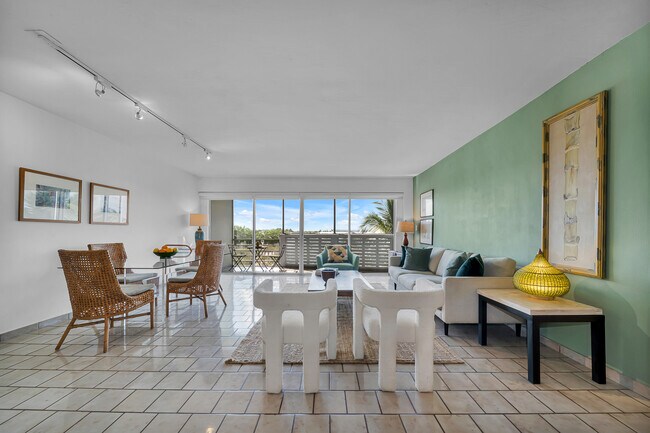 Building Photo - 555 Crandon Blvd