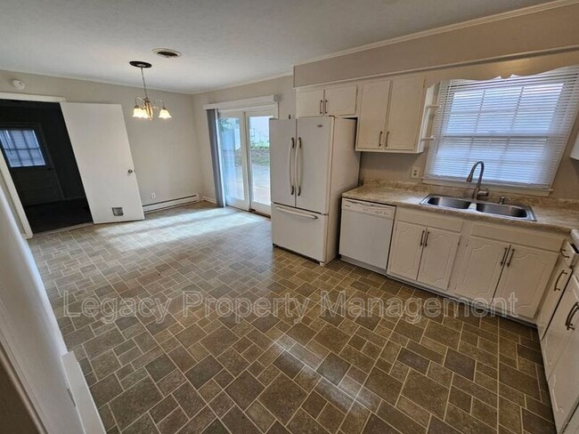 Building Photo - 3700 Miller Dr