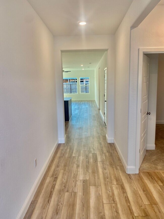 Foto del edificio - 708 Fir St W