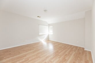 Building Photo - 15435 Stoneridge Park Ln