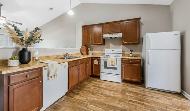 Two Bedroom Garden Floorplan - Meadow Creek Townhomes