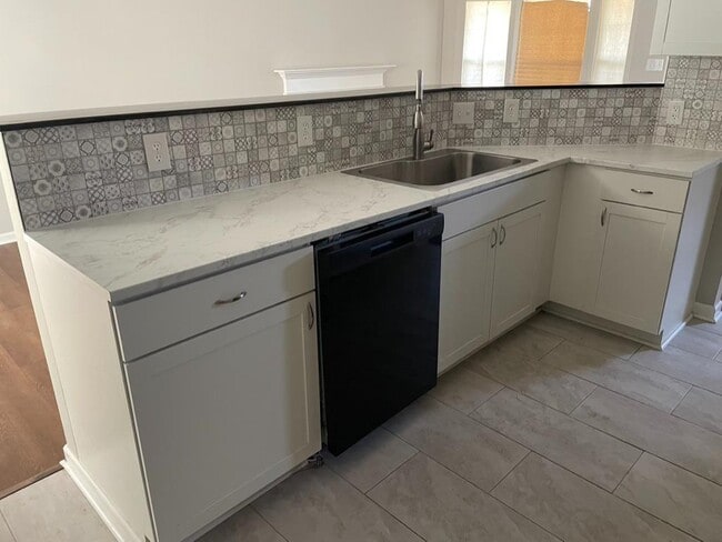 Foto del edificio - 6201 Easter Ln