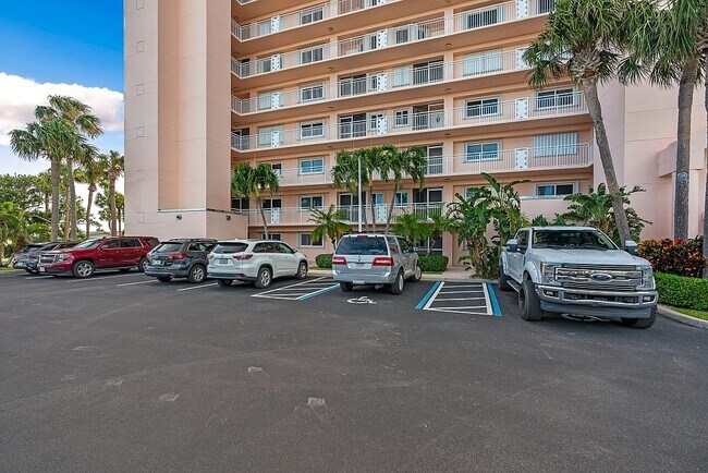 Foto del edificio - Check out this beautiful 2/2 condo!