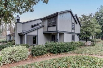 Building Photo - 3087 Balearic Dr SE