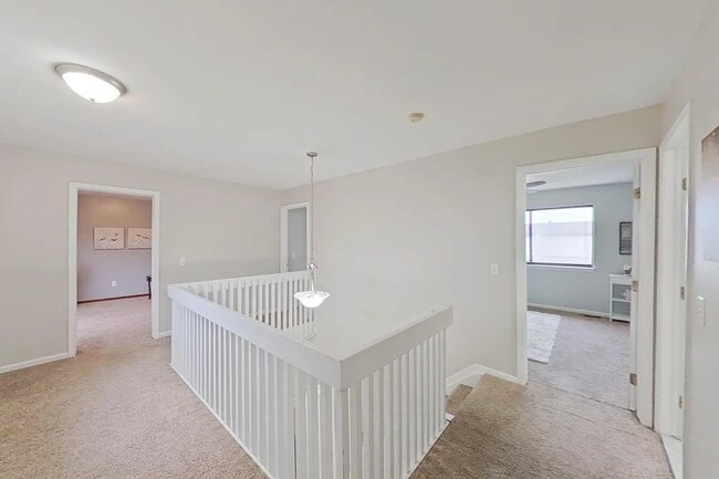 Foto del edificio - 1477 Fairfax Dr