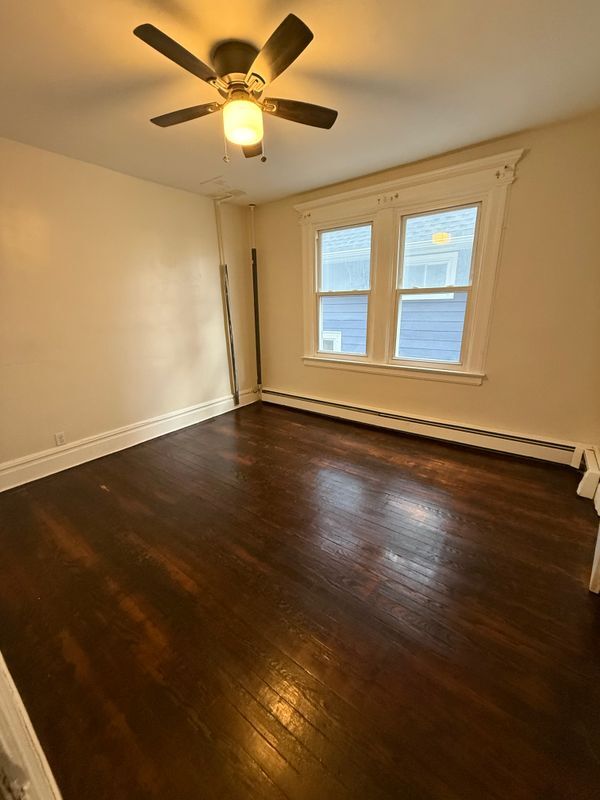 Building Photo - 384 Tower St