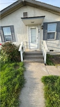 Building Photo - 78 Barnes Ln