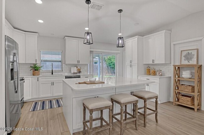 Foto del edificio - 580 Pine Tree Dr