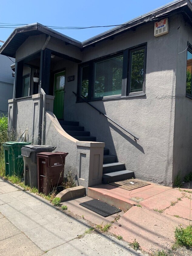 Foto principal - 1206 Powell St