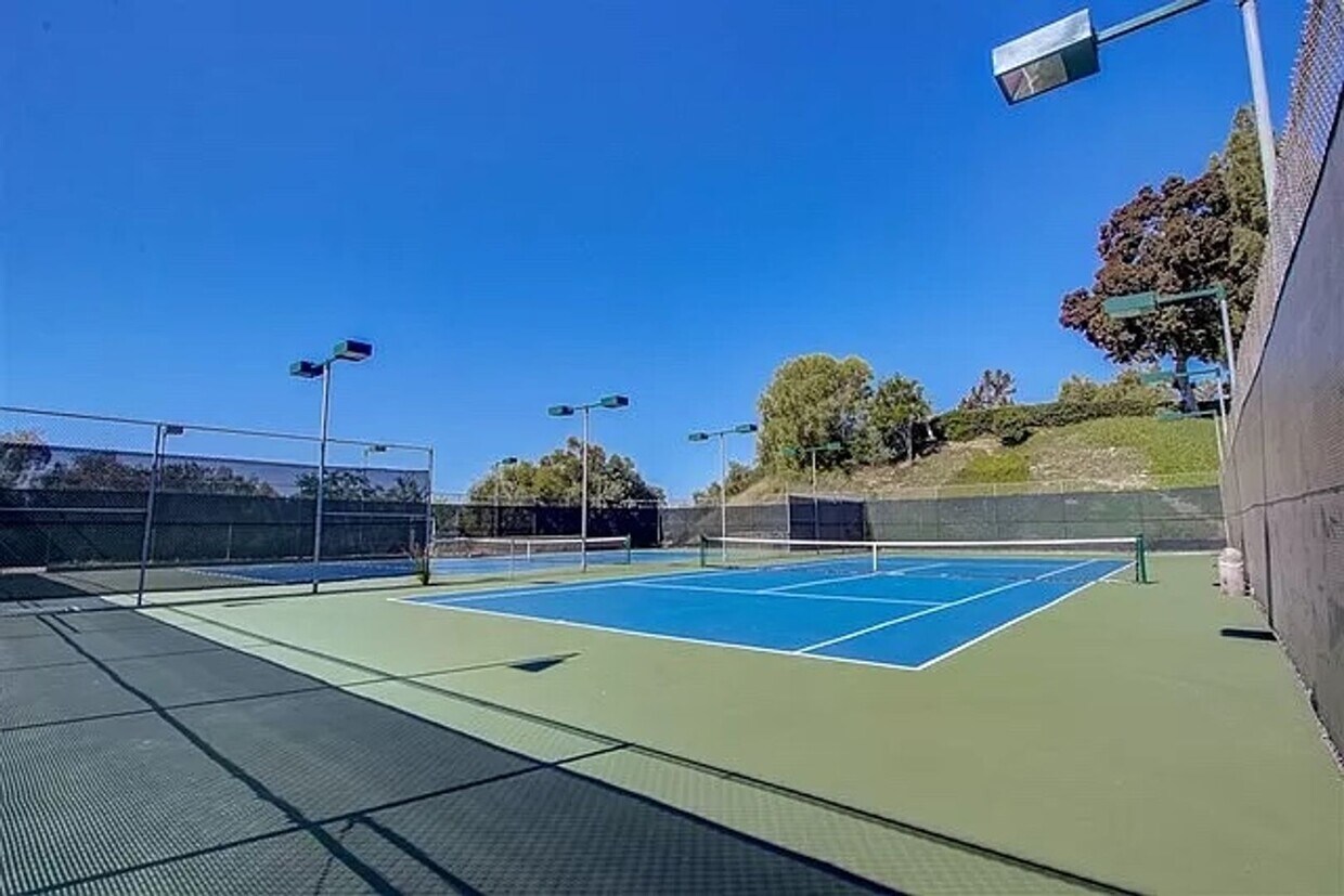 Foto principal - Beautiful 2 Bed, 2.5 Bath Condo in La Mesa
