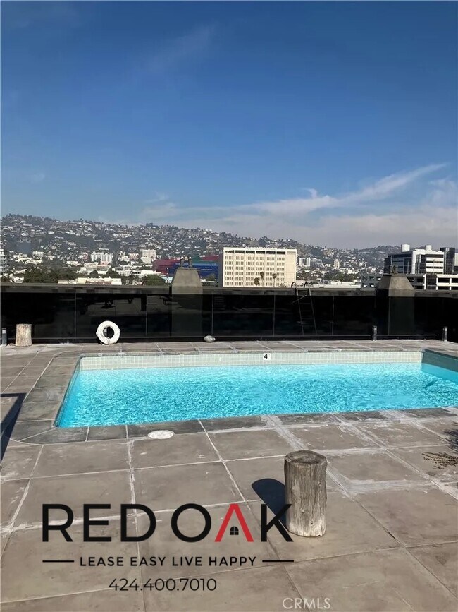Building Photo - Stunning Two Bedroom with Contemporary Fea...