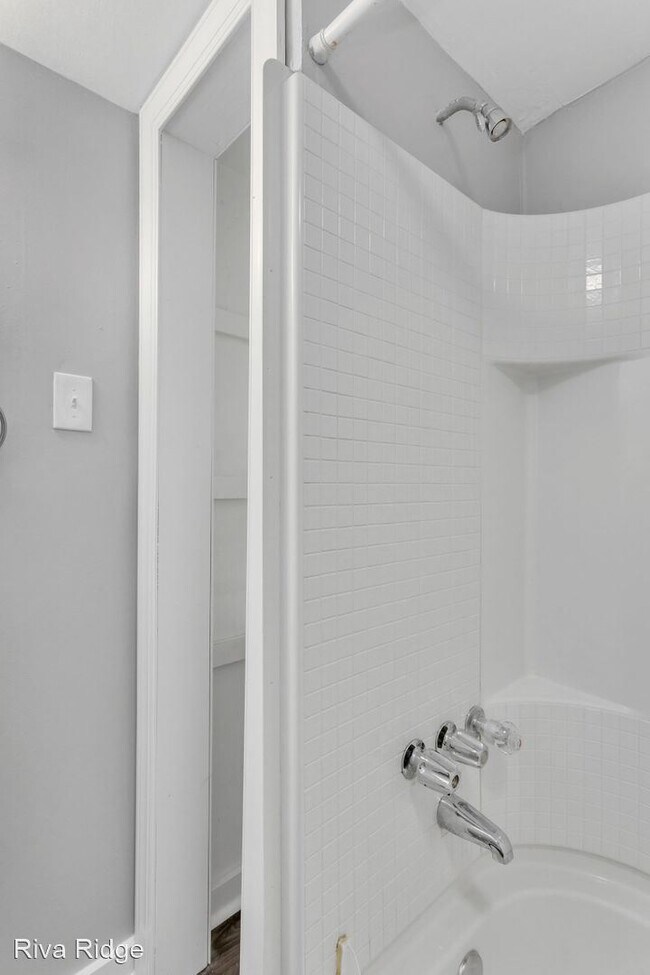 Building Photo - 5 br, 2.5 bath House - 3228 Dawson Street