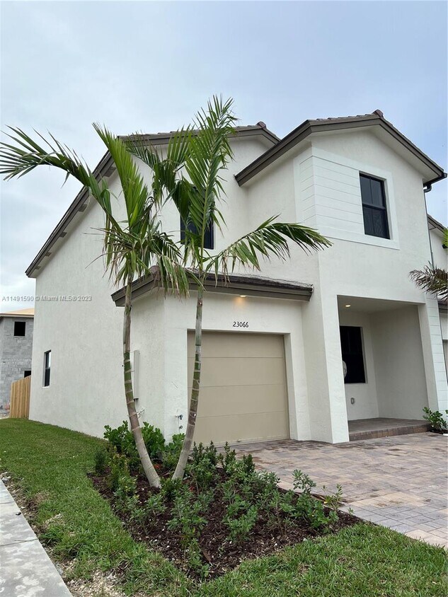 Foto principal - 23066 SW 128th Pl