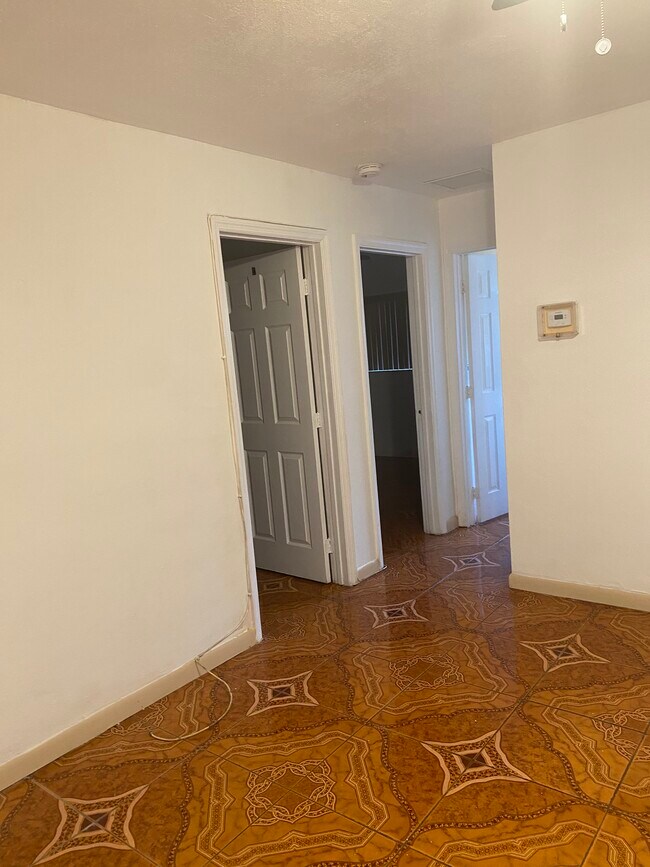 Foto del edificio - 519 NW 21st Ter
