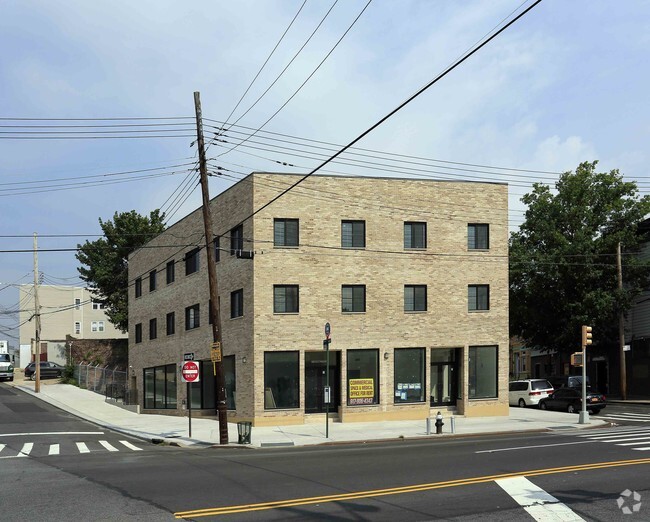 Foto del edificio - Morris Park Ave