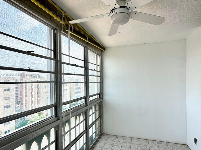 Foto del edificio - 420 NE 12th Ave
