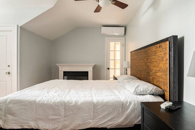 Building Photo - Heritage Luxury Condo near Antietam