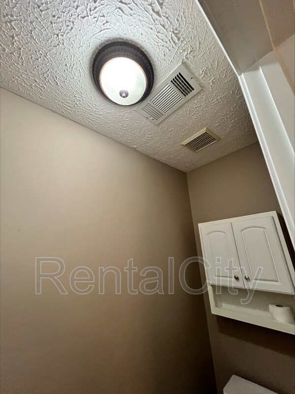 Building Photo - 35 Castlerock Cove